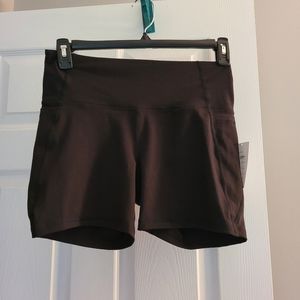 Bike shorts with side pockets